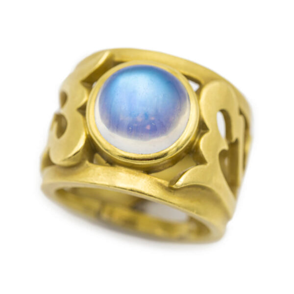 18KT Gold Moonstone Ring