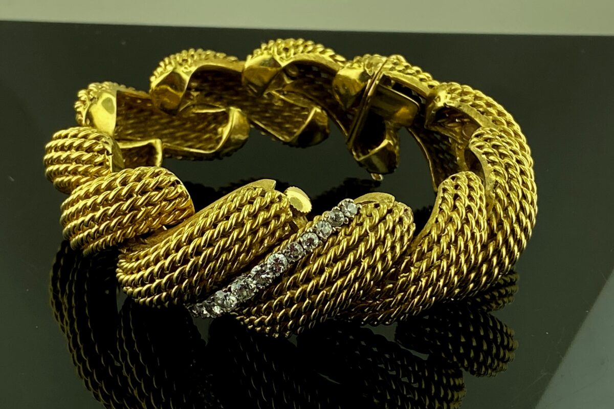 14KT YG Bracelet with Diamonds