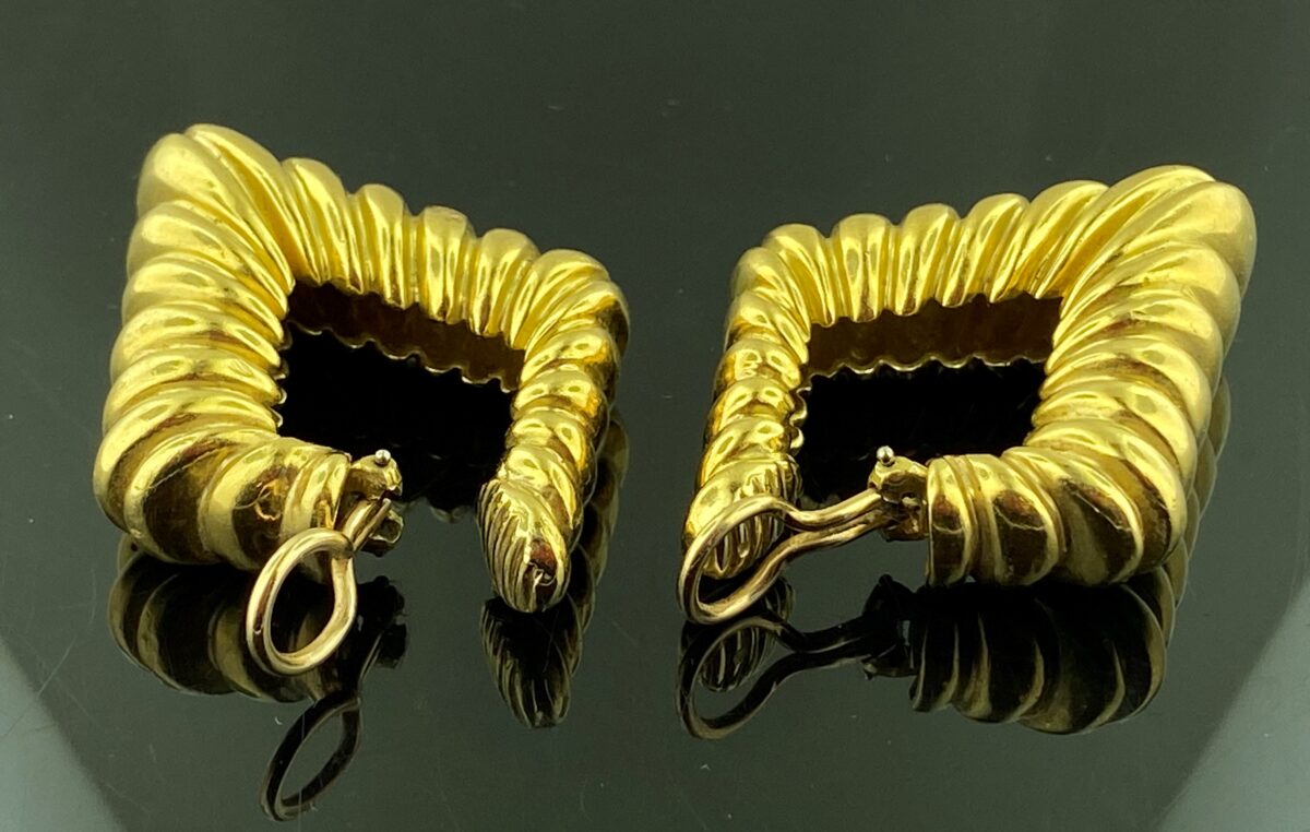 18KT YG Circa 1960's rectangular shaped Earrings