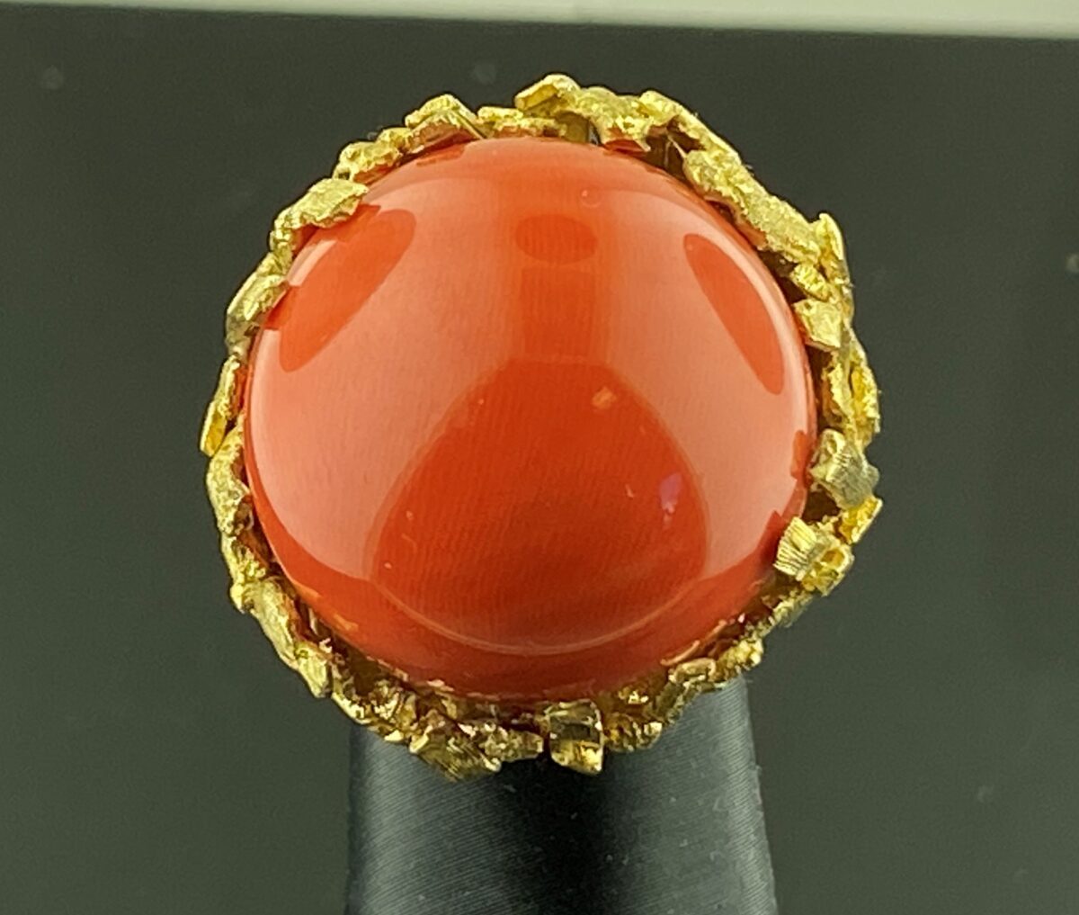 18KT YG Cabochon Red Oxblood Coral ring