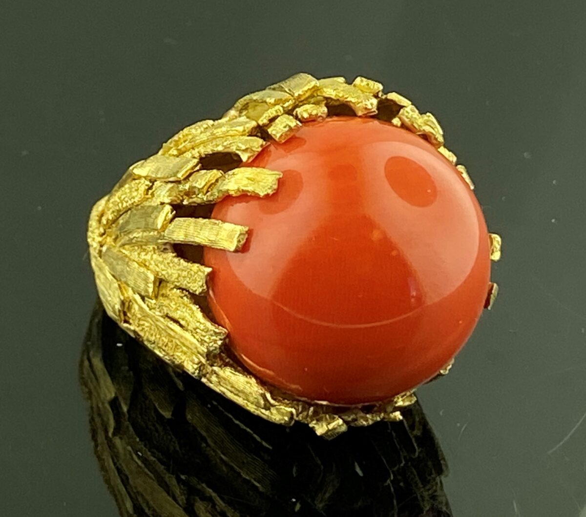 18KT YG Cabochon Red Oxblood Coral ring