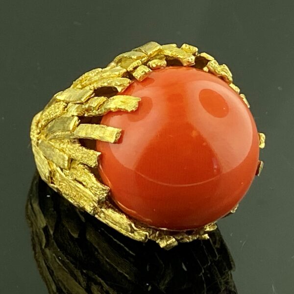 18KT YG Cabochon Red Oxblood Coral ring