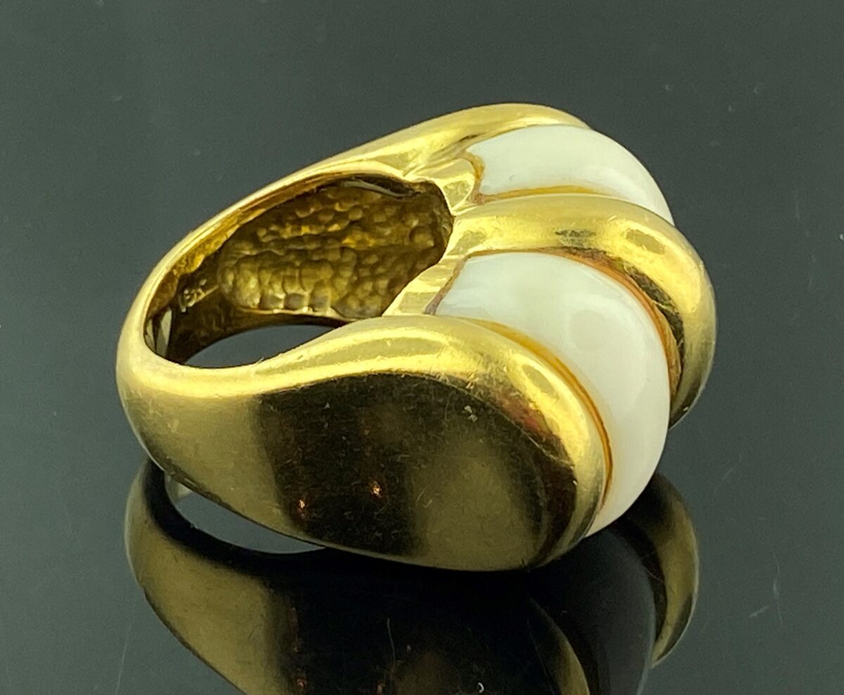 18KT Yellow Gold and White Enamel Ring