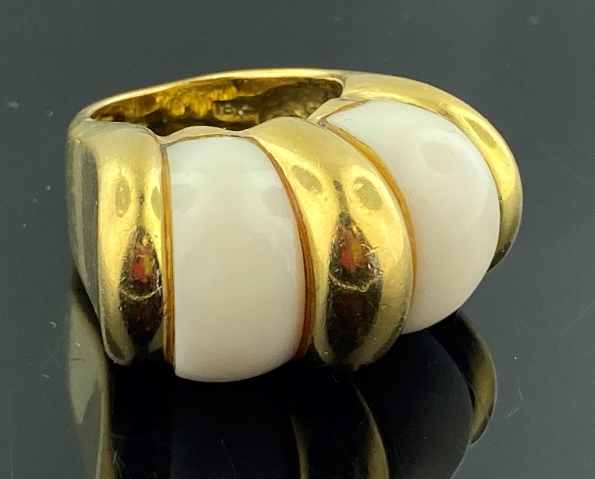 18KT Yellow Gold and White Enamel Ring