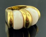 18KT Yellow Gold and White Enamel Ring - Image 7